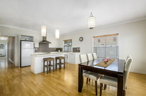 Zaahira House - Dentist Find 3