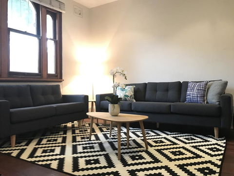 Zaara - Dentist Search 2