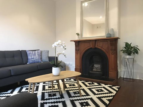 Zaara - Dentist Search 0