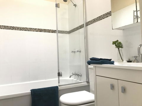 Zaara - Dentist Search 1