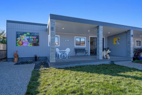 Zoo Villas : Villa Zebra - Central Wynyard - Dentist Find 1