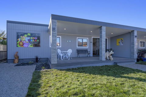 Zoo Villas : Villa Zebra - Central Wynyard - Dentist Find 0