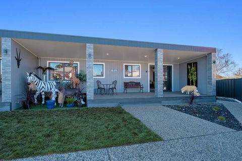 Zoo Villas: Villa Giraffe - Central Wynyard - Dentist Find 2