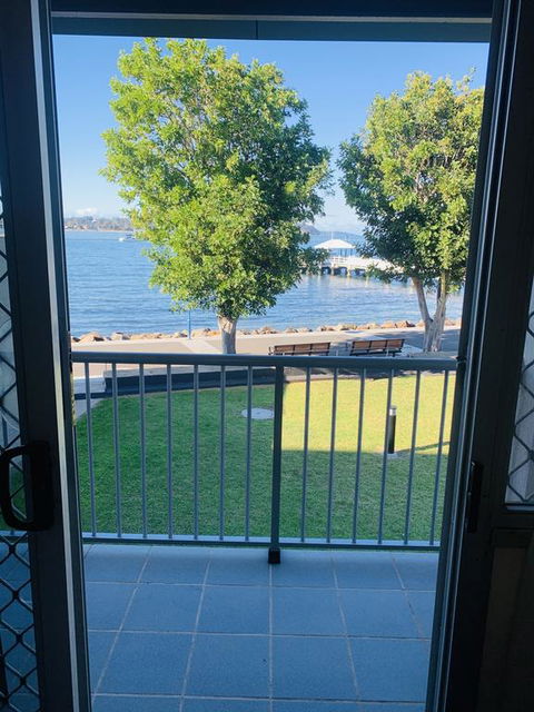 Zorba Waterfront Motel - Dentist Search 3