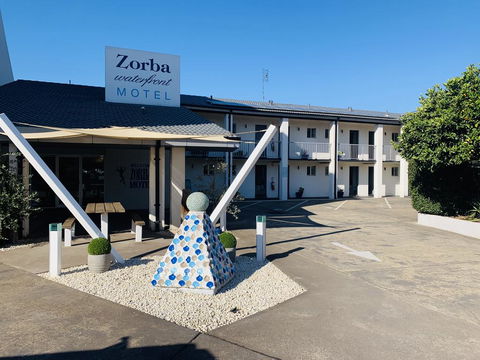 Zorba Waterfront Motel - Dentist Search 0