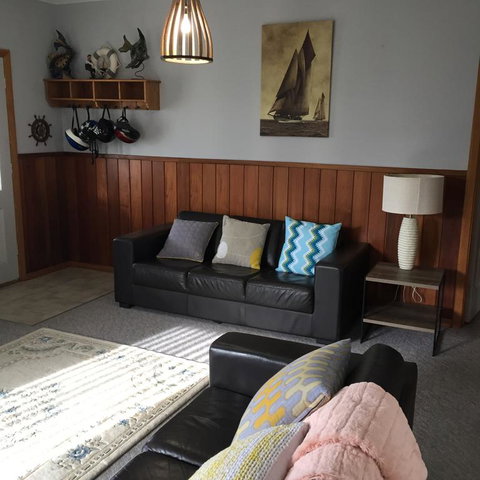 Rose Cottage Sisters Beach Accommodation - Dentist Find 3