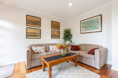 Spacious Bungalow5min Walk To Station5min To Box HillWiFiParking - Dentist Search 2