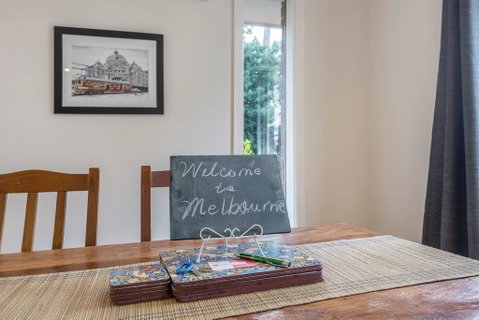 Spacious Bungalow5min Walk To Station5min To Box HillWiFiParking - Dentist Search 3