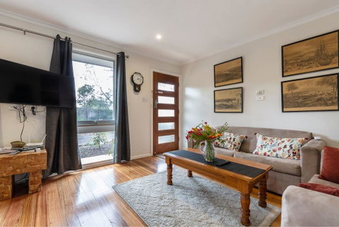 Spacious Bungalow5min Walk To Station5min To Box HillWiFiParking - Dentist Search 1