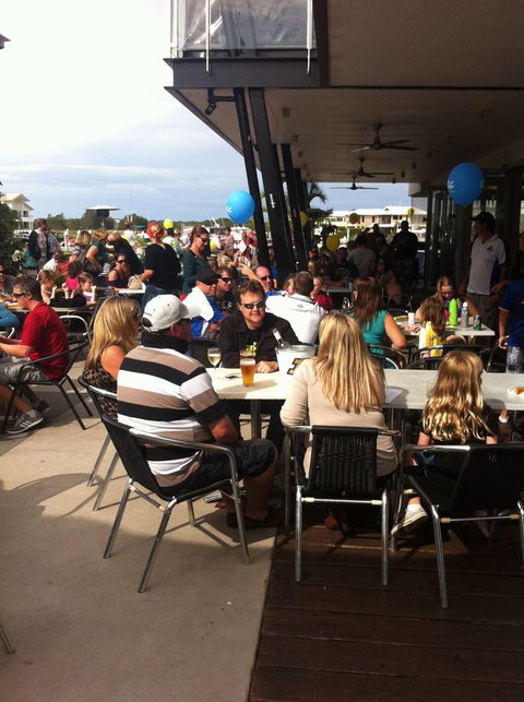Coomera Waters Tavern - Dentist Find 1