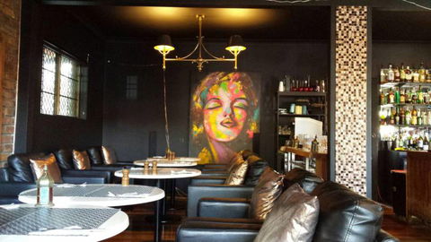 The Monkey Tree Bar & Restaurant - Dentist Find 0
