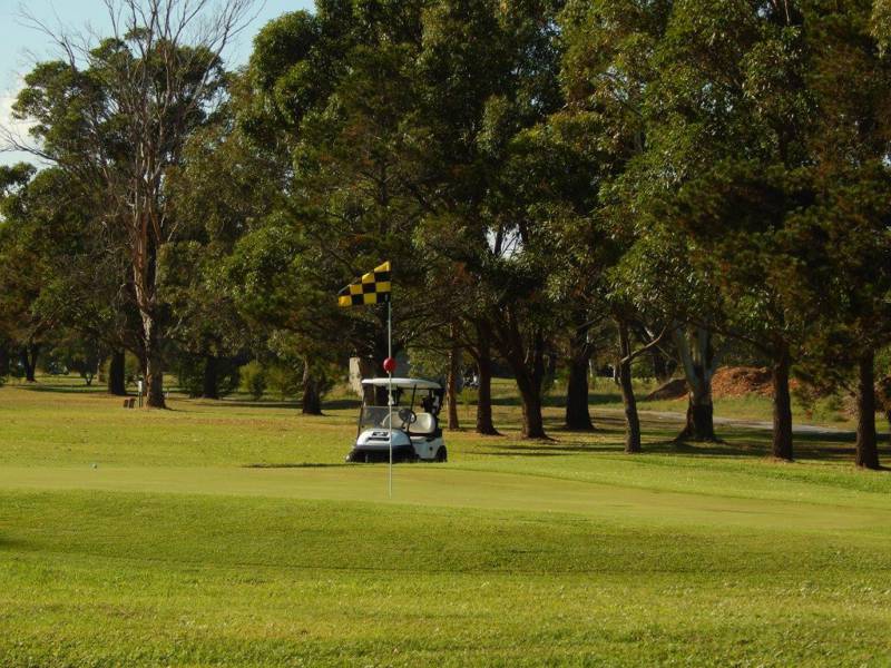 Tanilba Bay Golf Club