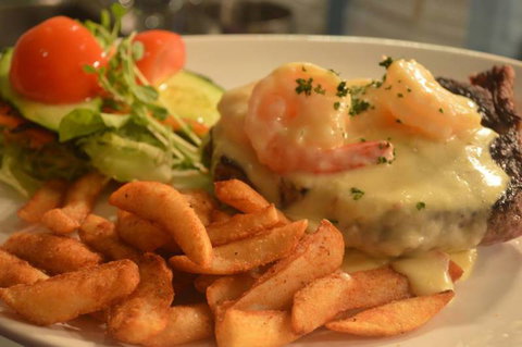 Tugun Tavern - Dentist Find 0