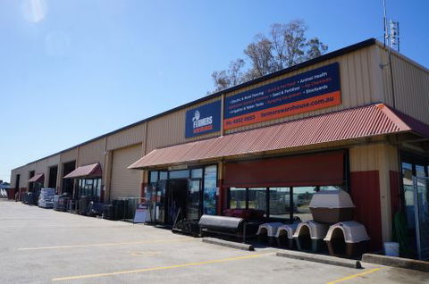 Farmers Warehouse - Dentist Search 0