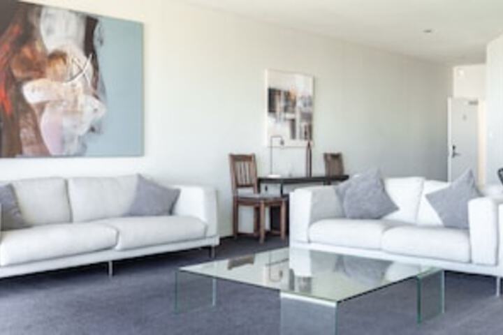 Mullaloo Beach Hotel  Apartments