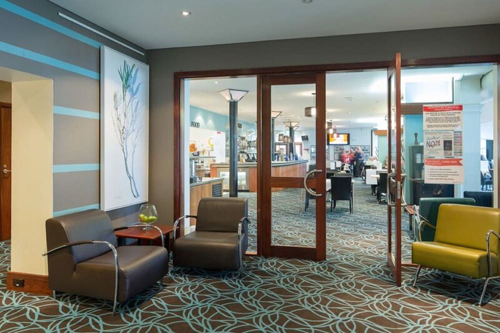 Aurora Ozone Hotel