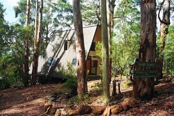 Green Leaves Cabin