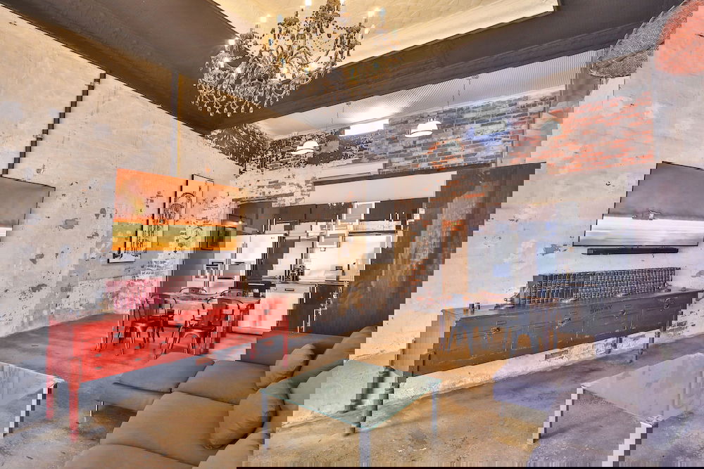 Indulge Apartments - Eighth Street