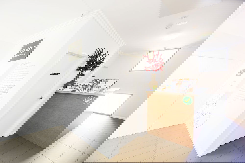 Indulge Apartments - Ontario