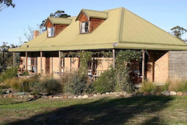 Wind Song Bed  Breakfast