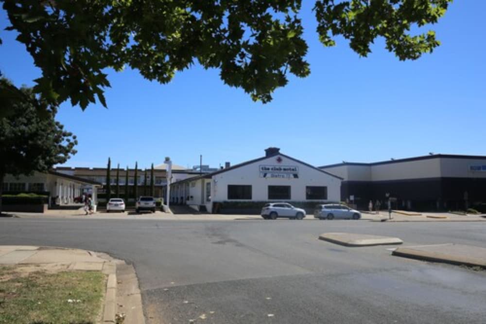 Club Motel