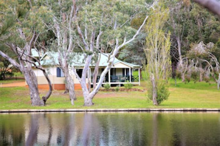 Bushy Lake Chalets