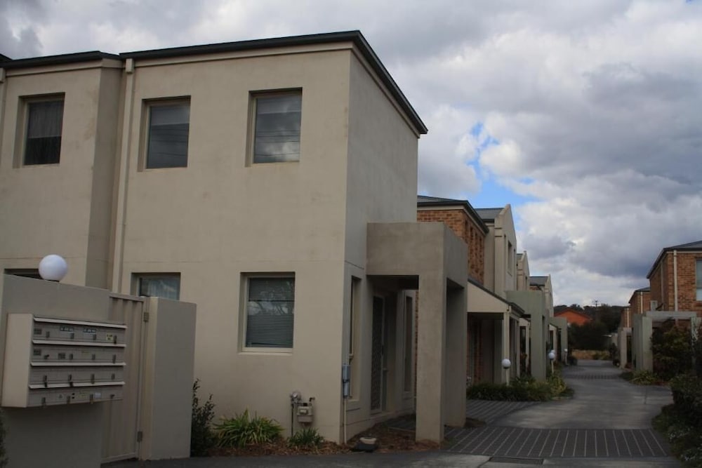 Grand Manor Motor Inn - Queanbeyan