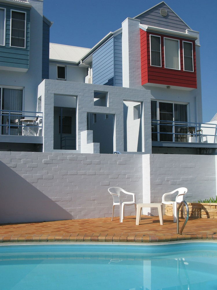 Bluedock Apartments