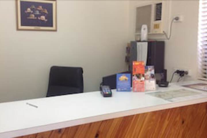Longreach Motel