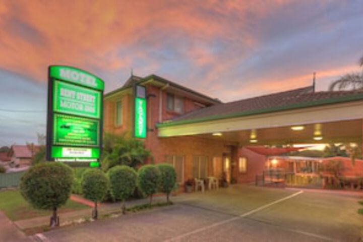 Bent Street Motor Inn