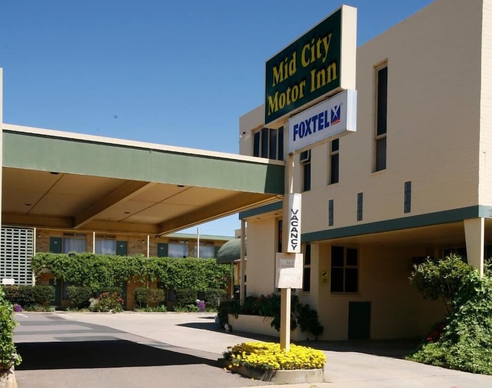 Mid City Motor Inn