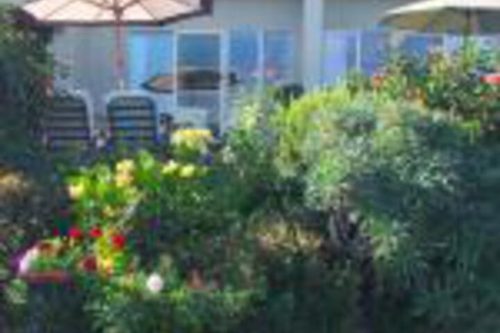 Inlet Views Holiday Lodge Motel