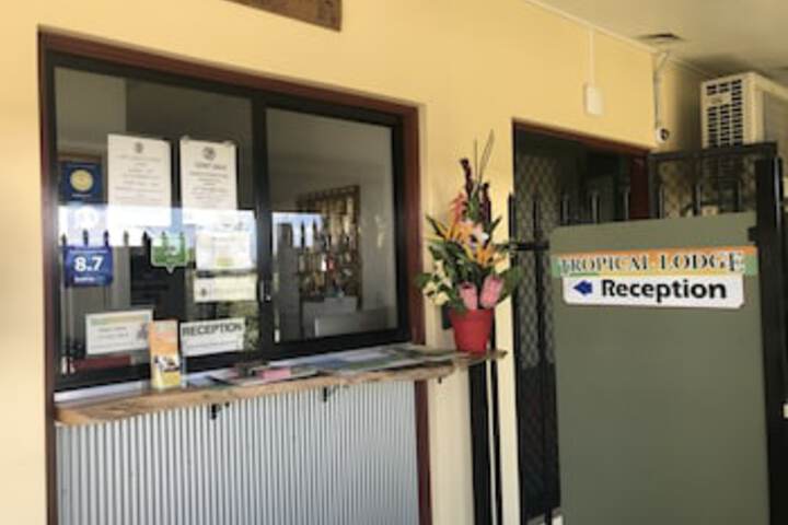 Tropical Lodge