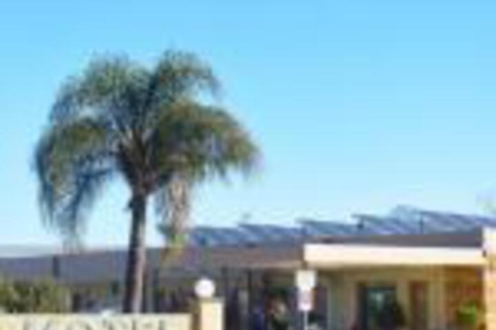 Mia Motel