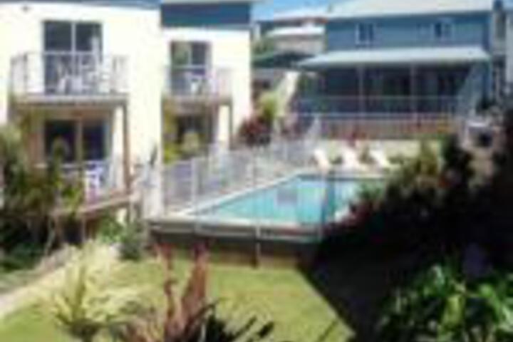 Emus Beach Resort