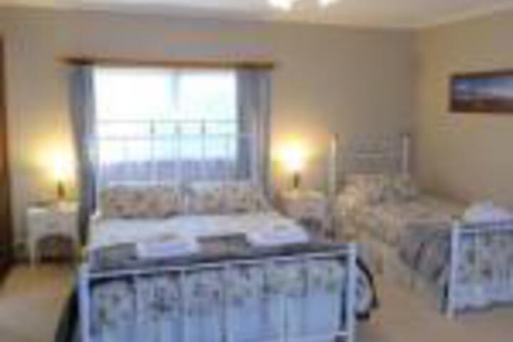 Tamar River Retreat