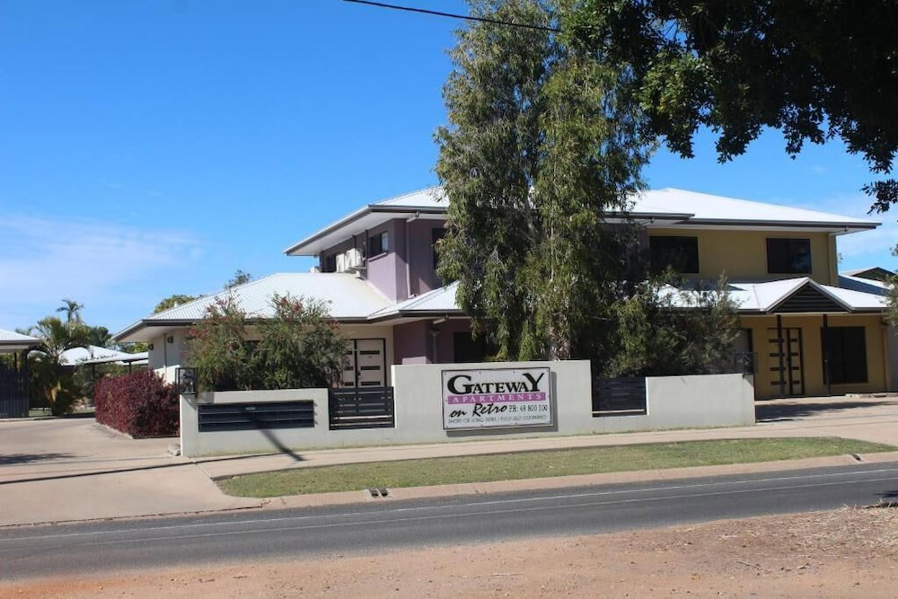 Emerald Western Gateway Motel