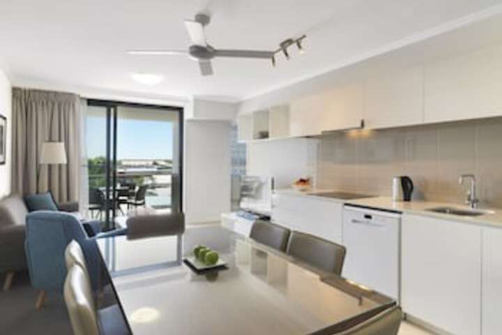 Oaks Mackay Carlyle Suites