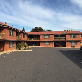 Poets Recall Motel