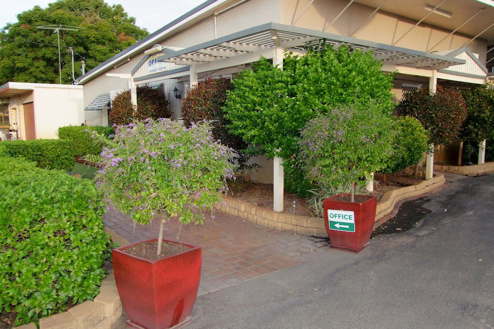 Acacia Motel