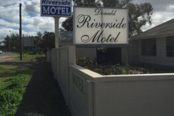Donald Riverside Motel