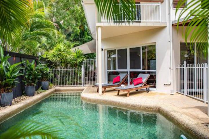 Four Mile Beach Retreat