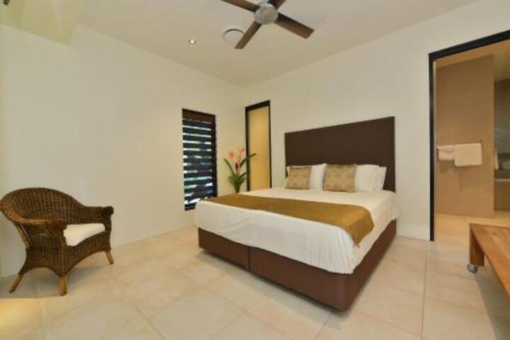 Mana Moana Beachfront Estate Port Douglas