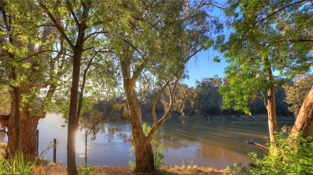 Moama Riverside Holiday  Tourist Park