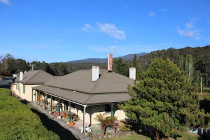 The National Park Hotel  Pub