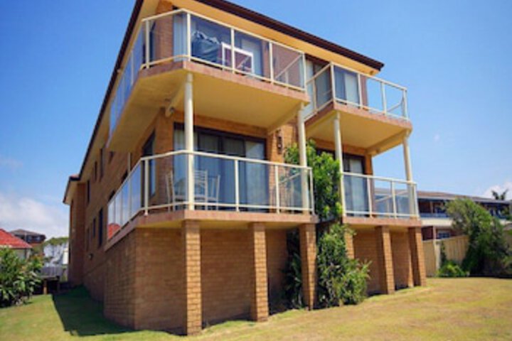 Avilla Court 1