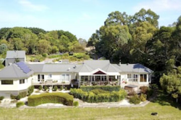 Llarrinda Bed  Breakfast