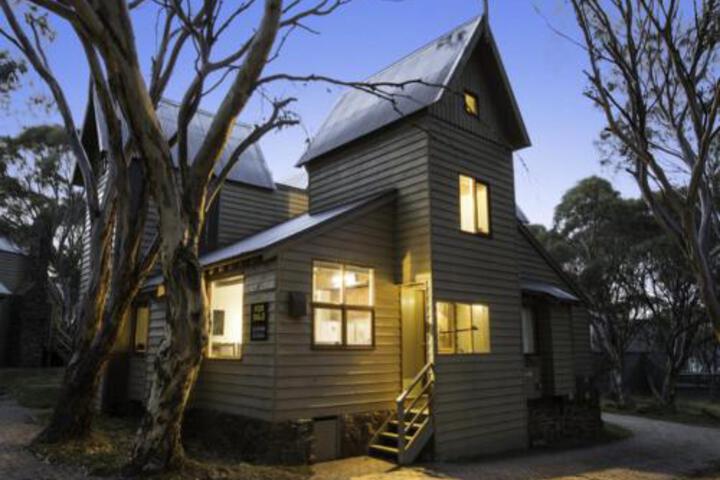 Gundy Lodge