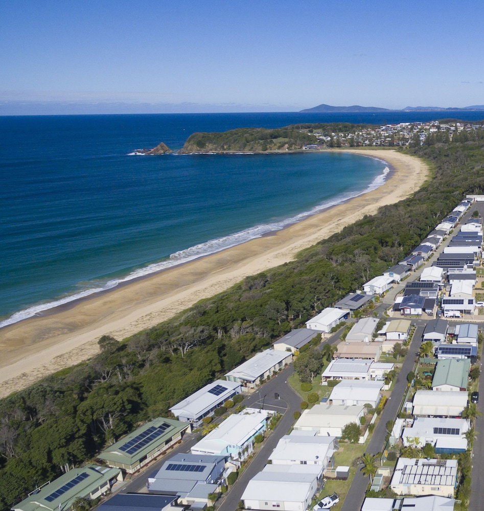 Beachfront Hallidays Point