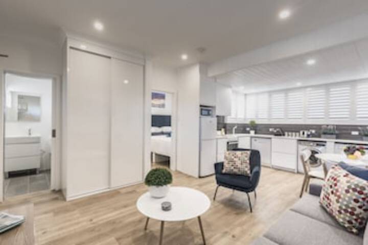 Quiet Spacious Apt with AIR CONDITIONING  Netflix